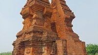 Gapura_Wringin_Lawang_di_Trowulan_copy_337x380
